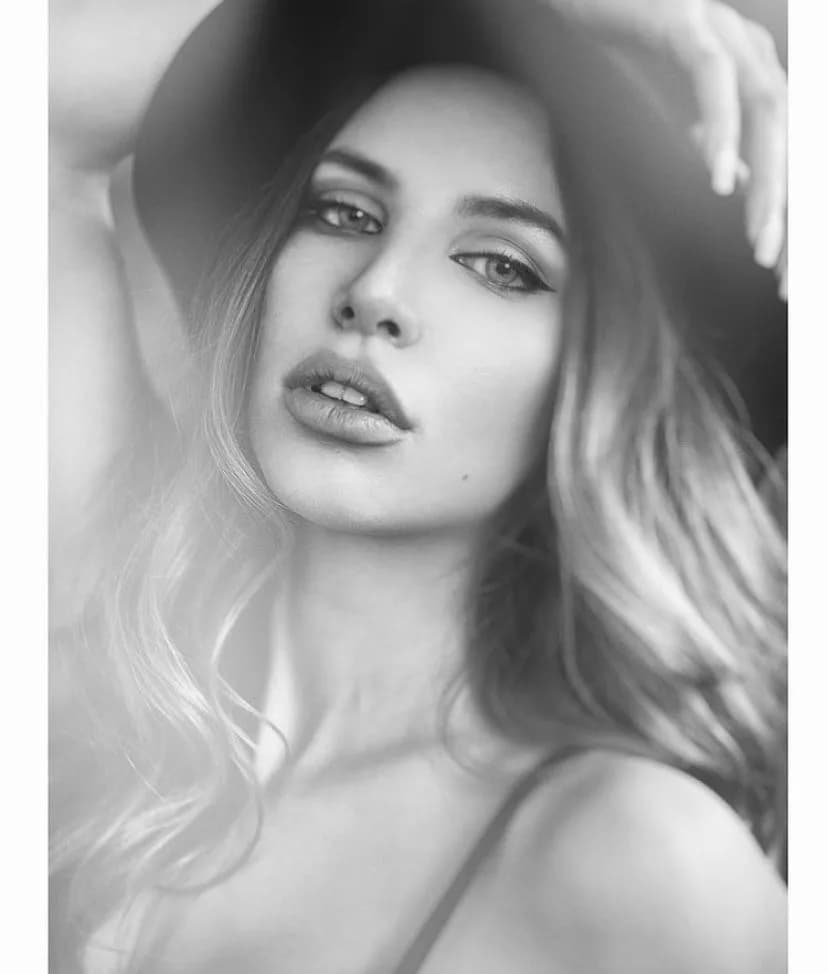 Mia portfolio 11